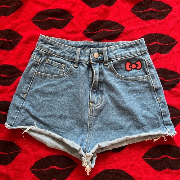 SHEIN Pants - Shein hello kitty high waisted denim shorts XS